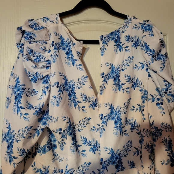 Midi Dress - White and Blue pattern - Picture 4 of 4